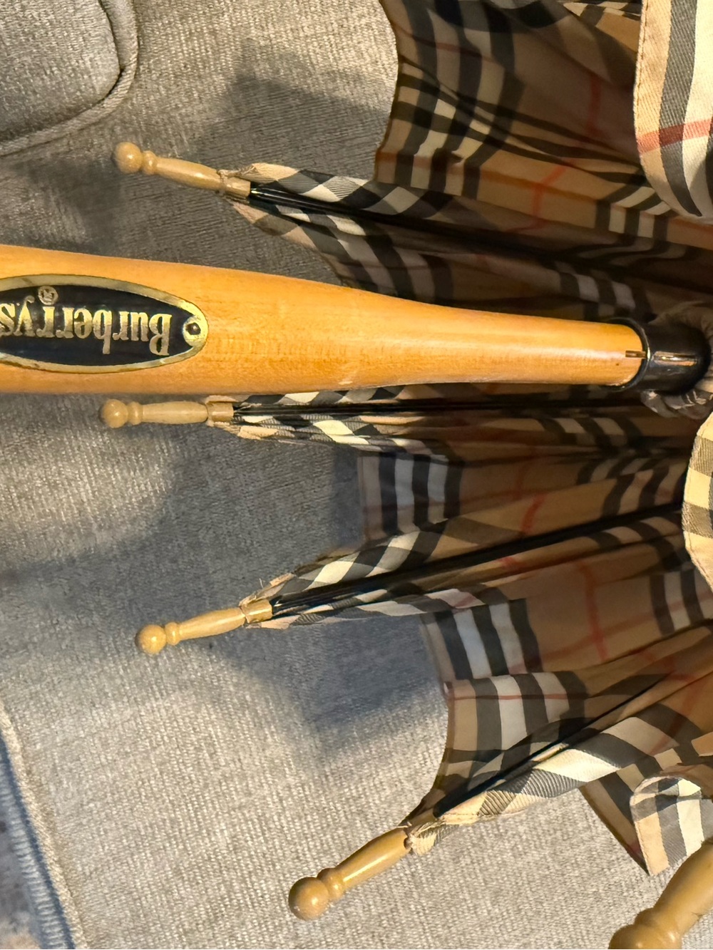 Vintage Burberrys Nova Check Walking Stick Umbrella with Wood Handle - Picture 10 of 12